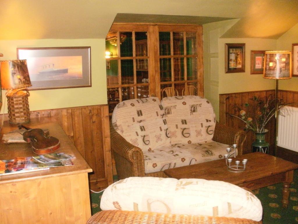 Cresswell Arms Hotel Малтън Екстериор снимка