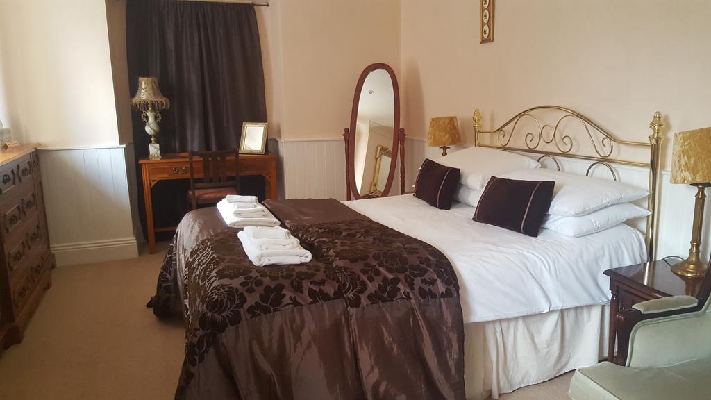 Cresswell Arms Hotel Малтън Екстериор снимка