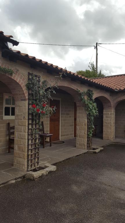 Cresswell Arms Hotel Малтън Екстериор снимка