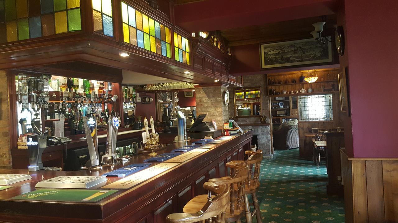 Cresswell Arms Hotel Малтън Екстериор снимка