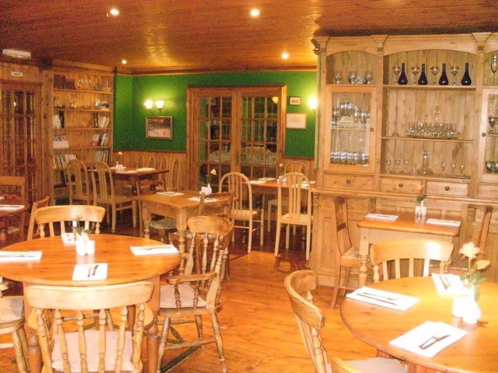 Cresswell Arms Hotel Малтън Екстериор снимка