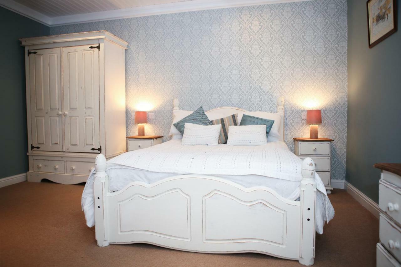 Cresswell Arms Hotel Малтън Екстериор снимка