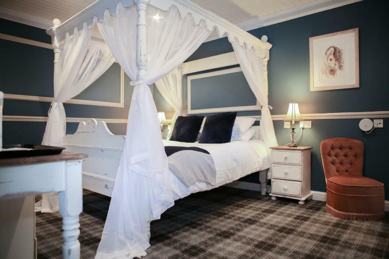 Cresswell Arms Hotel Малтън Екстериор снимка