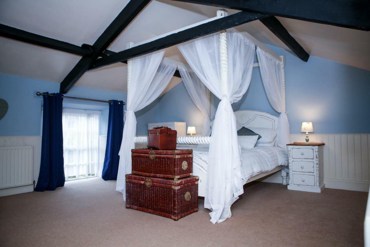 Cresswell Arms Hotel Малтън Екстериор снимка