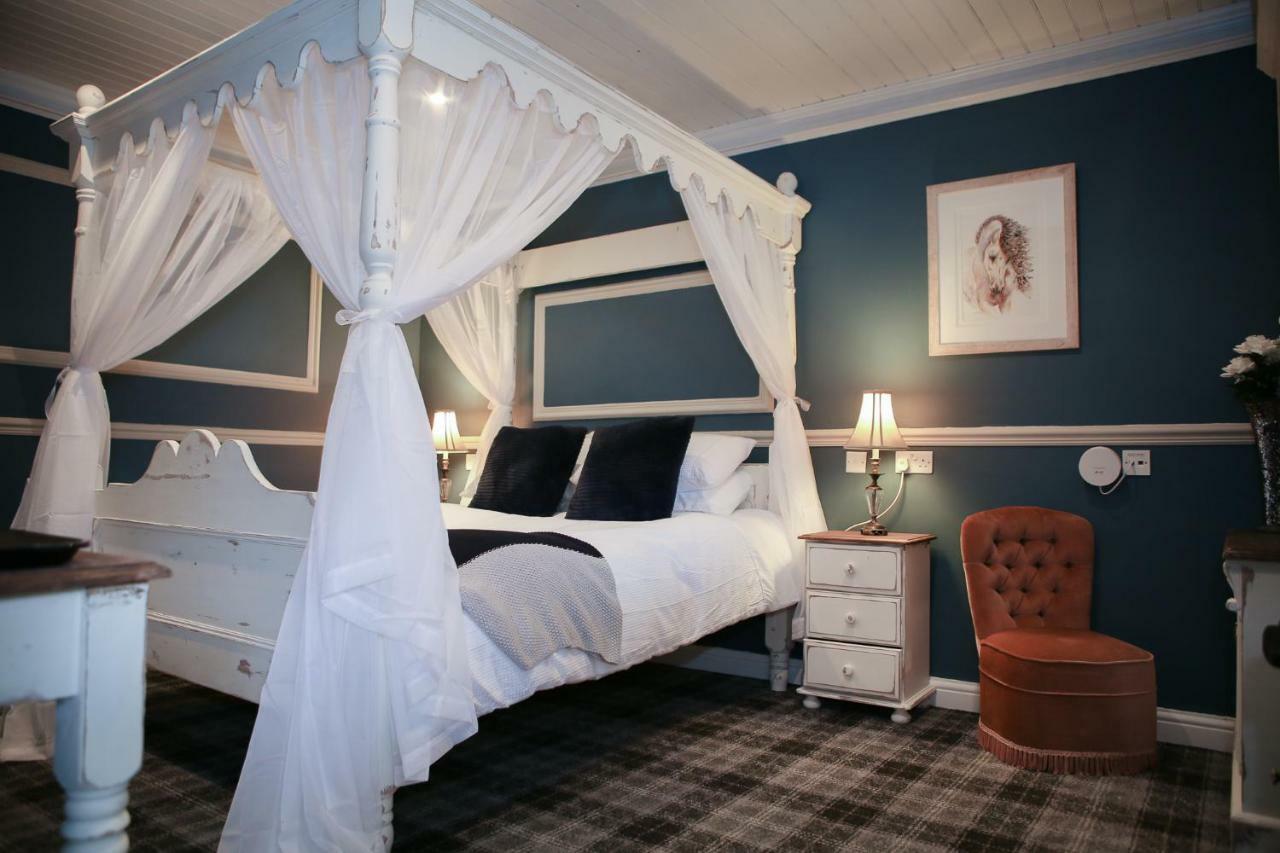 Cresswell Arms Hotel Малтън Екстериор снимка